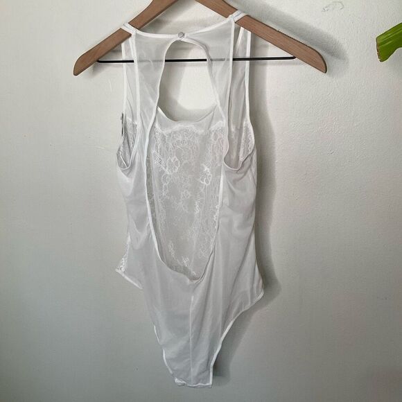 Jezebel Penelope Lace Bodysuit - Picture 3 of 8